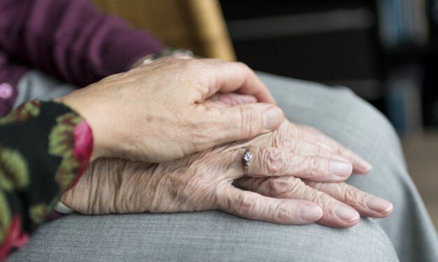 Derechos de las cuidadoras de personas mayores