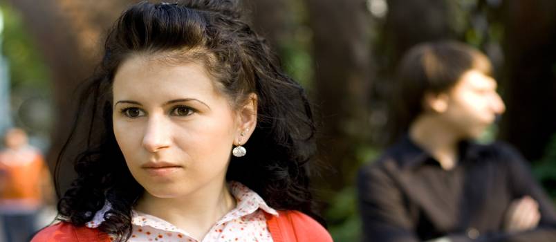 Pareja joven infeliz