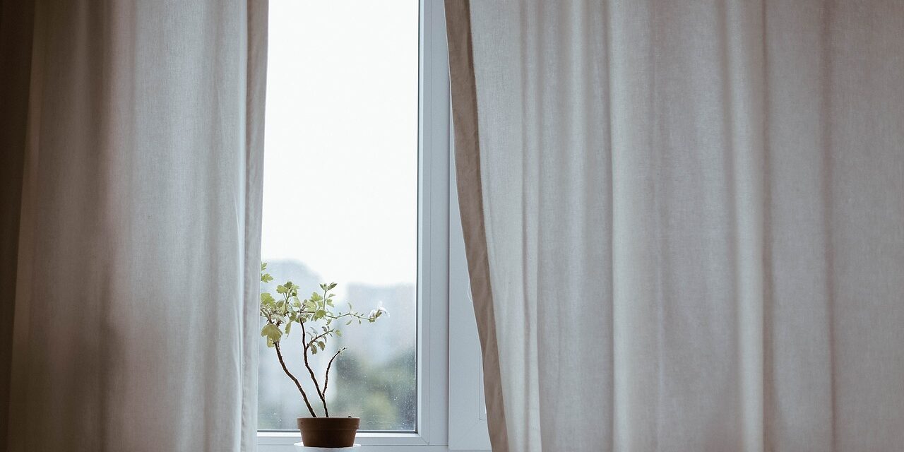 Cómo limpiar las cortinas con amoníaco