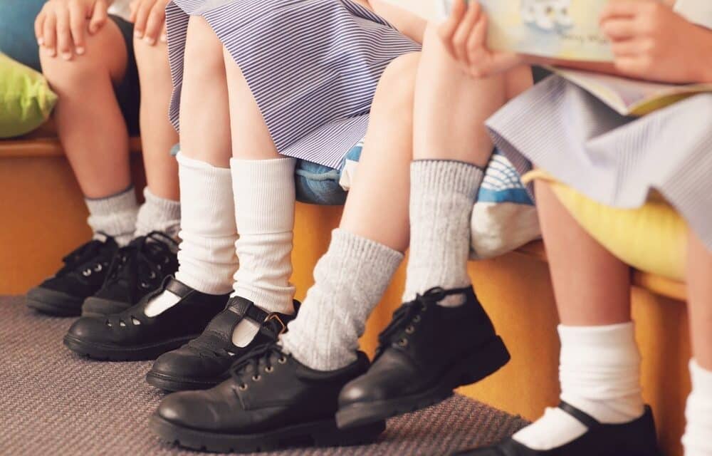 ¿Cómo deben ser los zapatos de colegio?