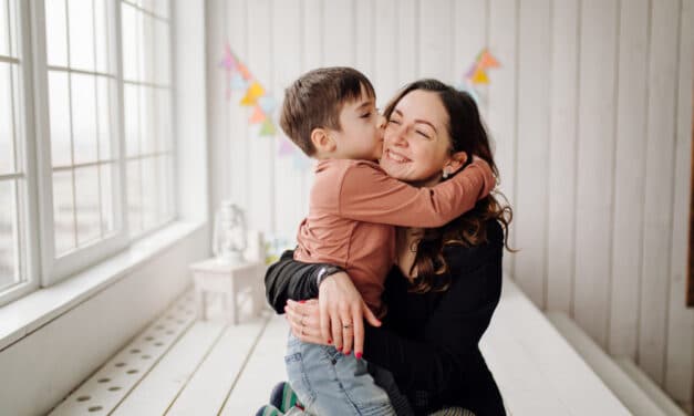 El INE lo confirma: también se muere antes de los 50, y estos casos famosos lo demuestran