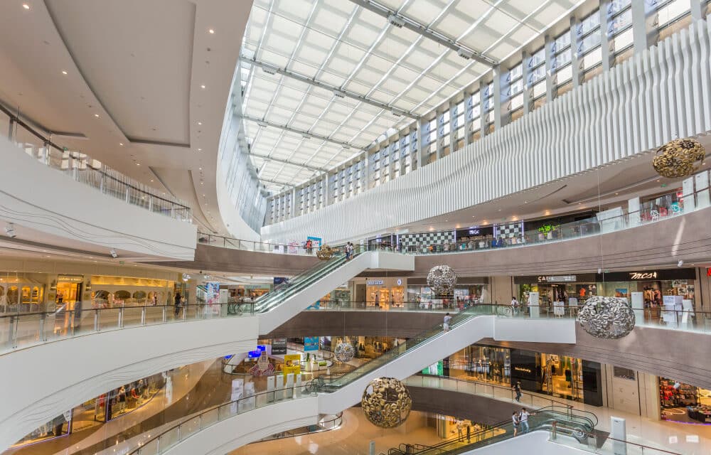 Del simple lugar de compras al plan completo de fin de semana: así ha cambiado el papel de los centros comerciales